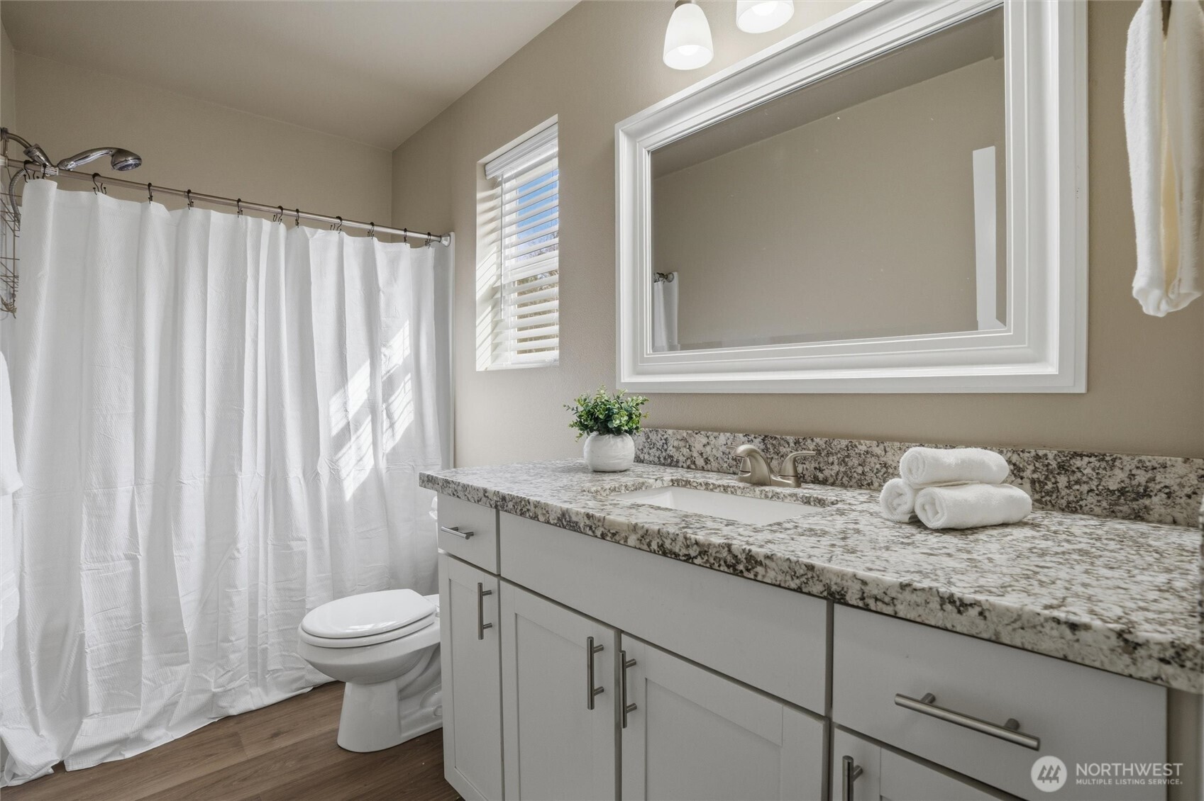 7225 E Last Refuge Way , Port Orchard, WA 98366