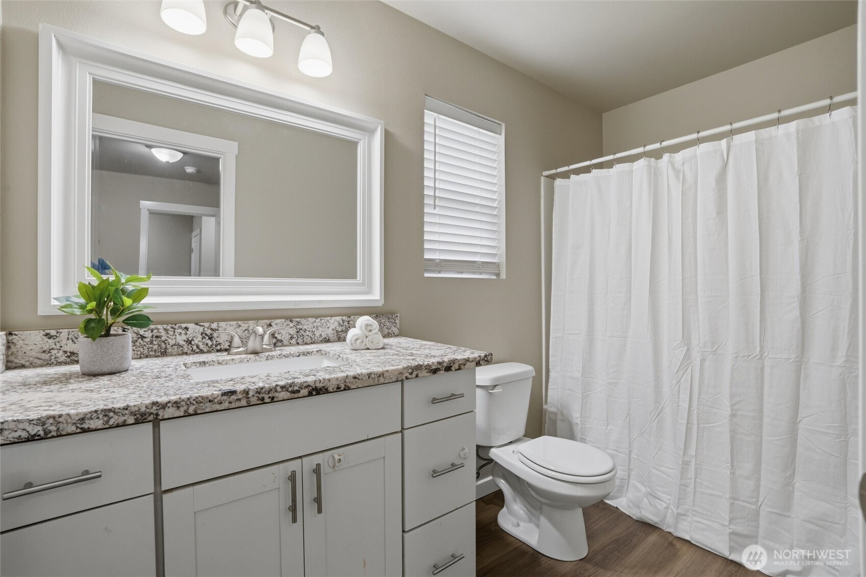 7225 E Last Refuge Way , Port Orchard, WA 98366