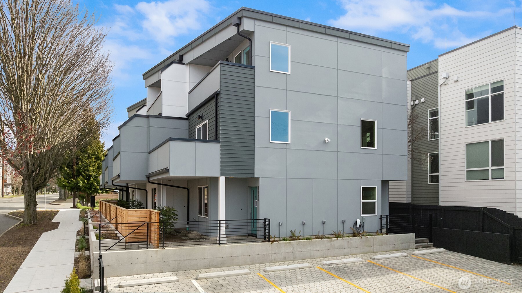 105 NW 39th Street #D, Seattle, WA 98107