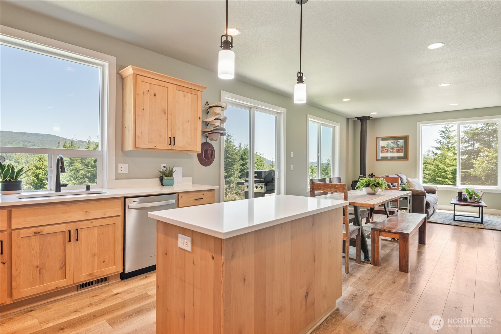 327 Parpala Road , Naselle, WA 98638