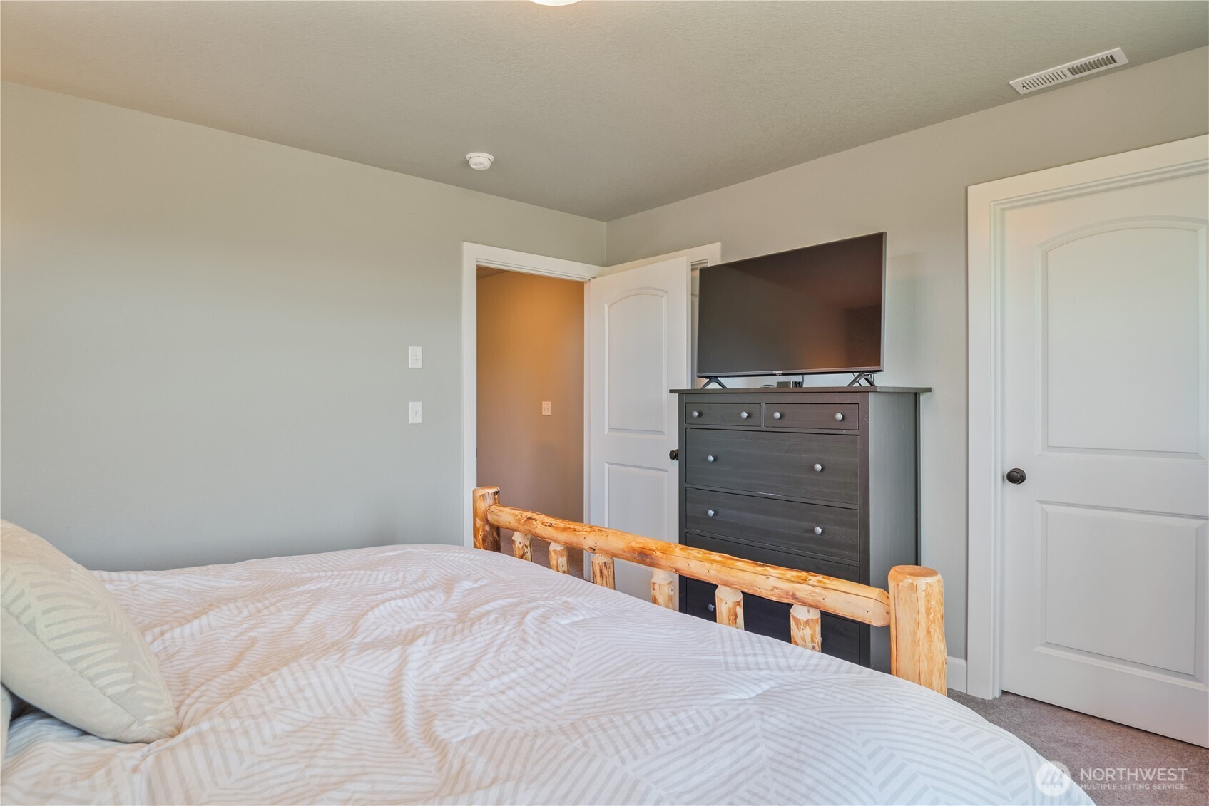 327 Parpala Road , Naselle, WA 98638