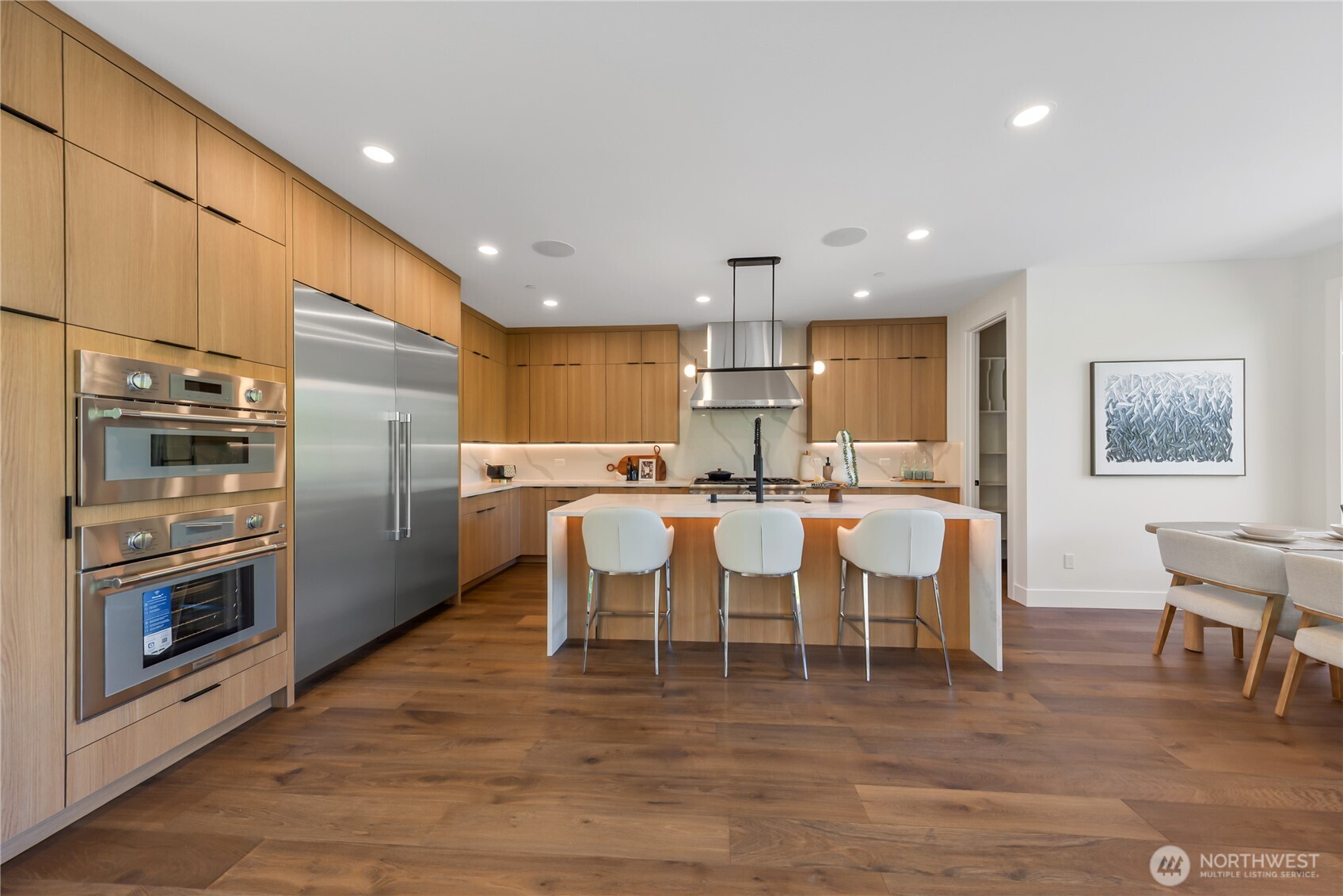 10204 NE 43rd Street , Kirkland, WA 98033