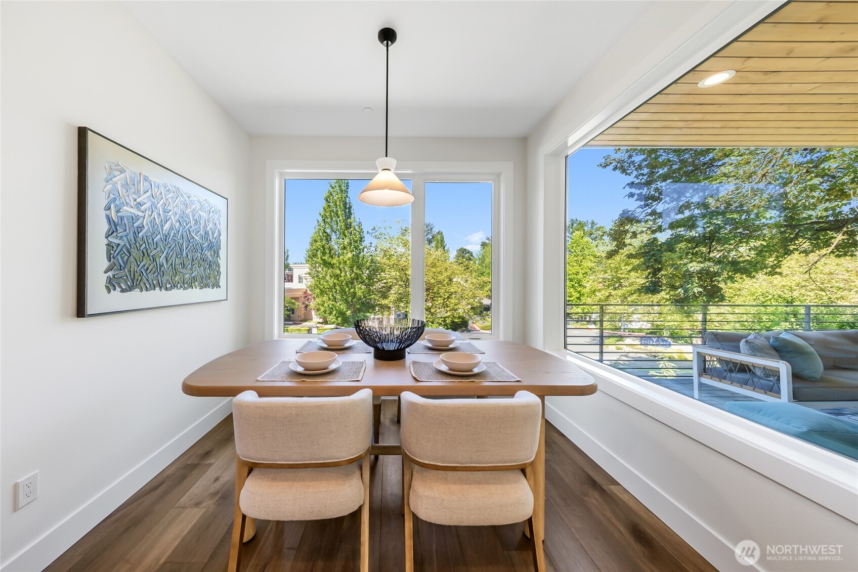 10204 NE 43rd Street , Kirkland, WA 98033