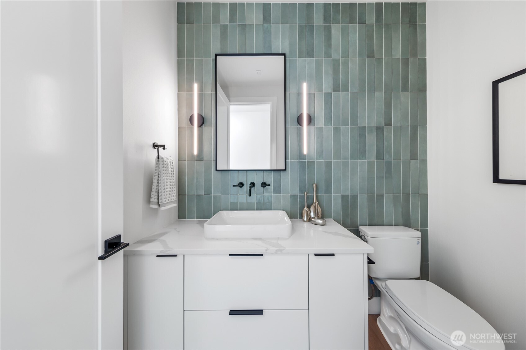 10204 NE 43rd Street , Kirkland, WA 98033