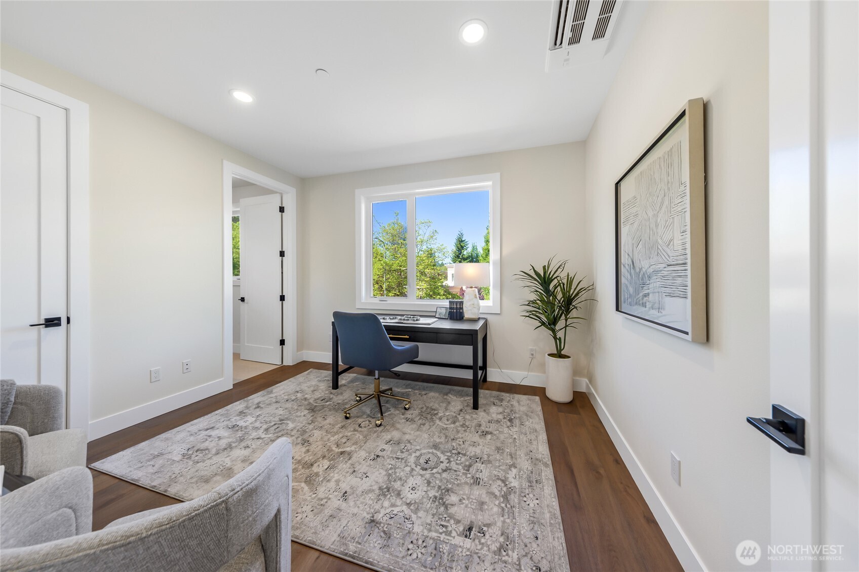 10204 NE 43rd Street , Kirkland, WA 98033