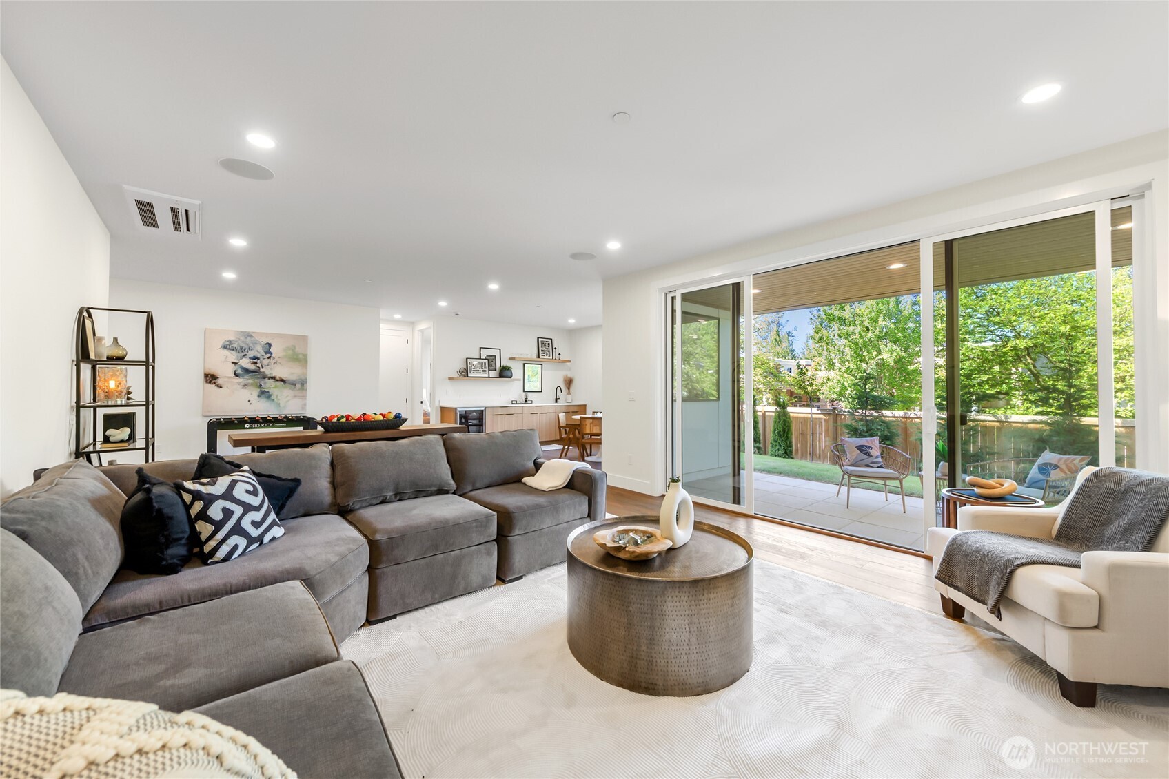 10204 NE 43rd Street , Kirkland, WA 98033