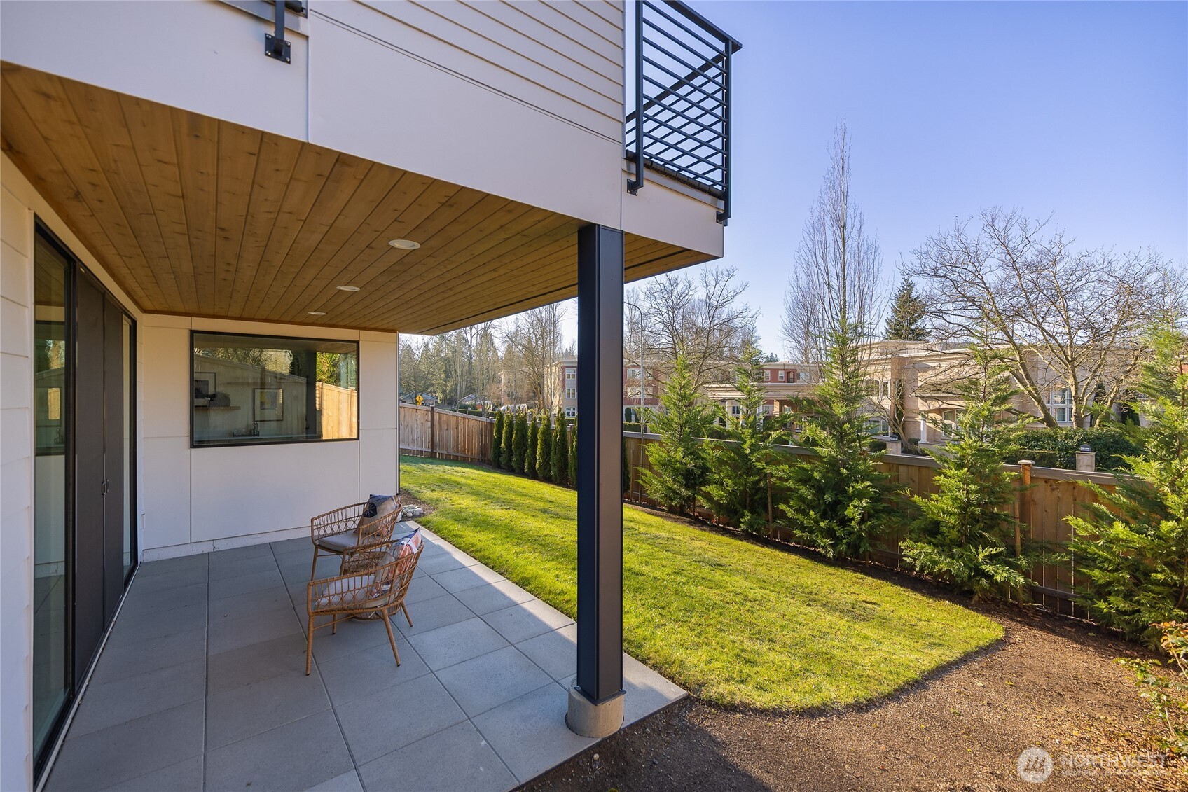 10204 NE 43rd Street , Kirkland, WA 98033