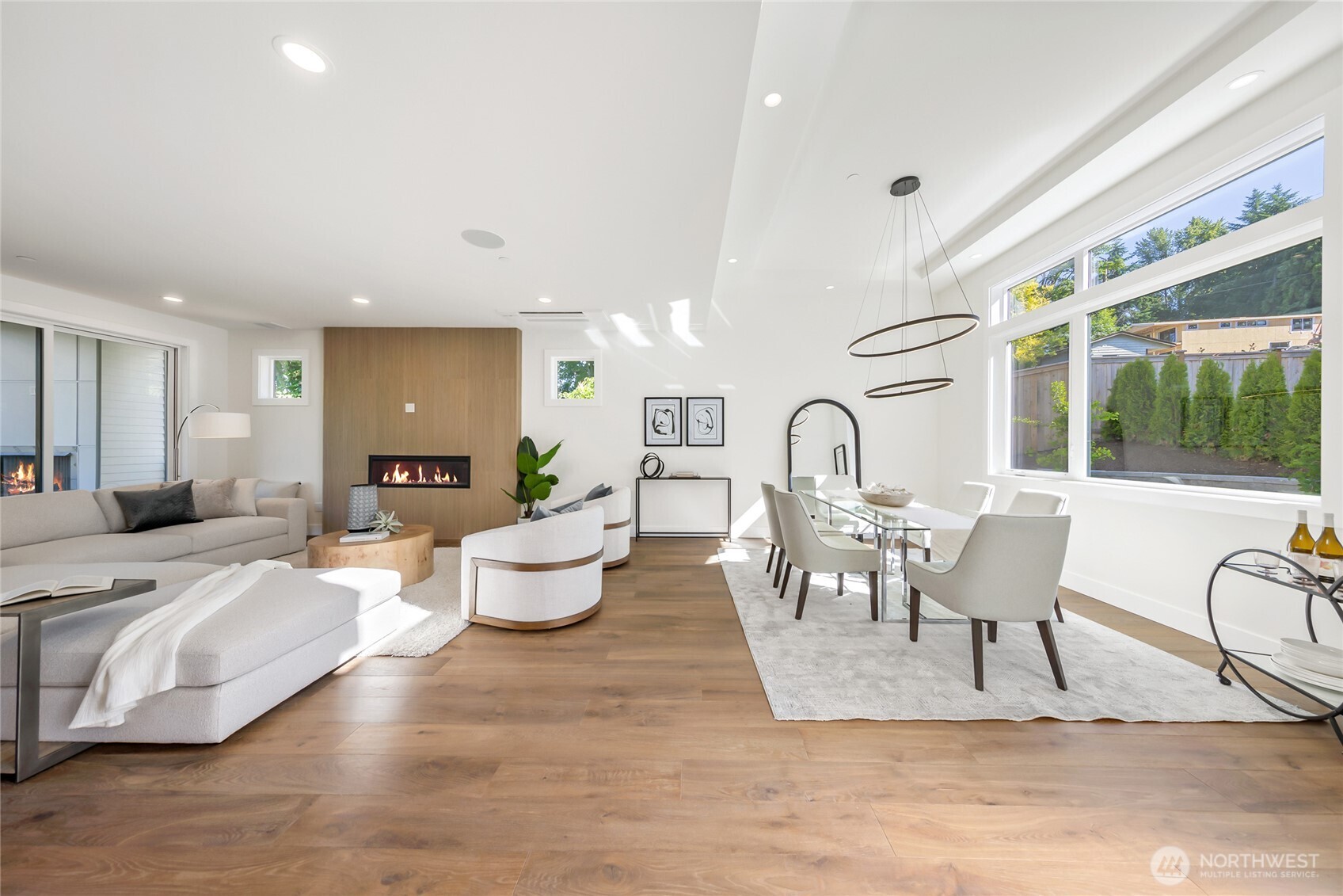 10204 NE 43rd Street , Kirkland, WA 98033