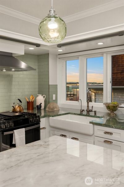 2307 Broadway E, Seattle, WA 98102 - Photo 14