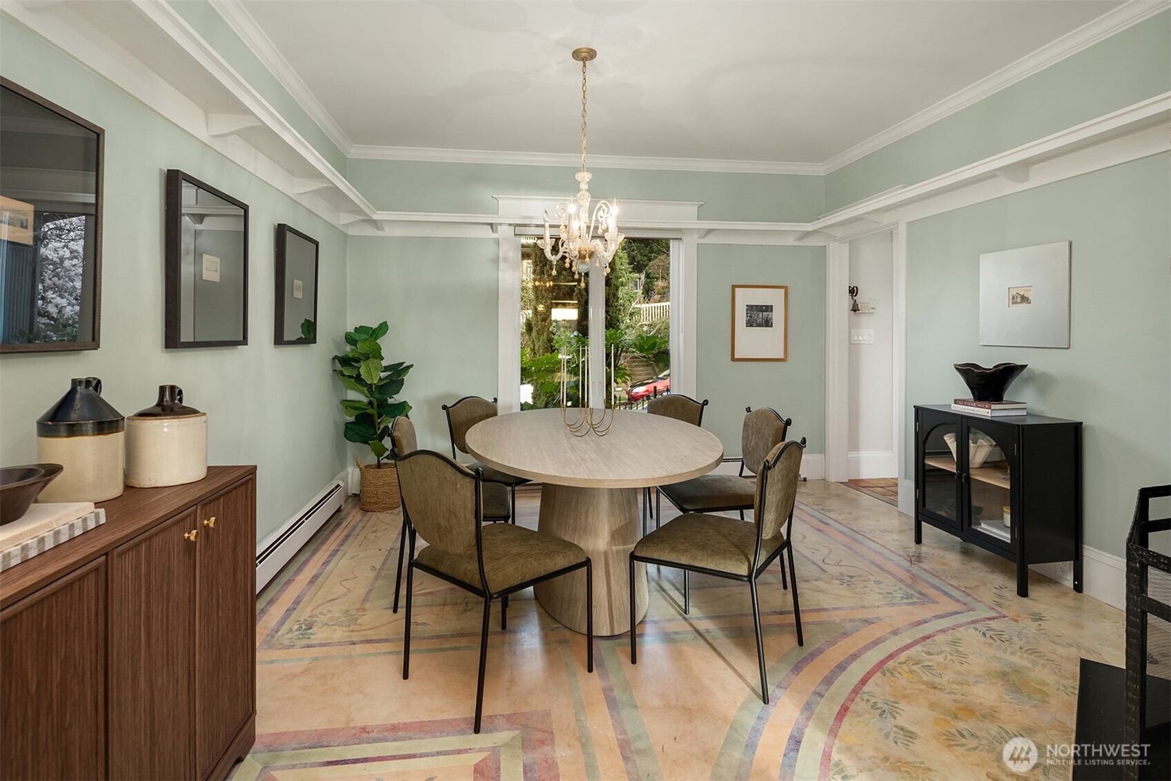 2307 Broadway E, Seattle, WA 98102