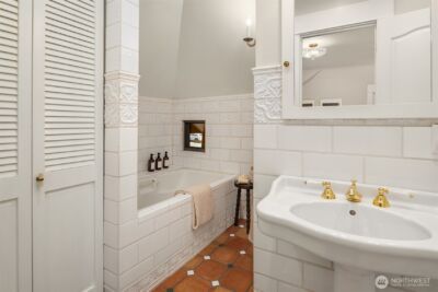 2307 Broadway E, Seattle, WA 98102 - Photo 21