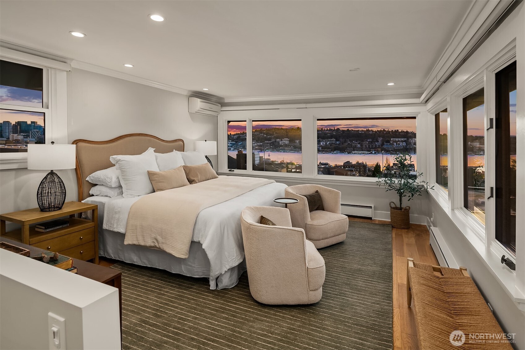 2307 Broadway E, Seattle, WA 98102