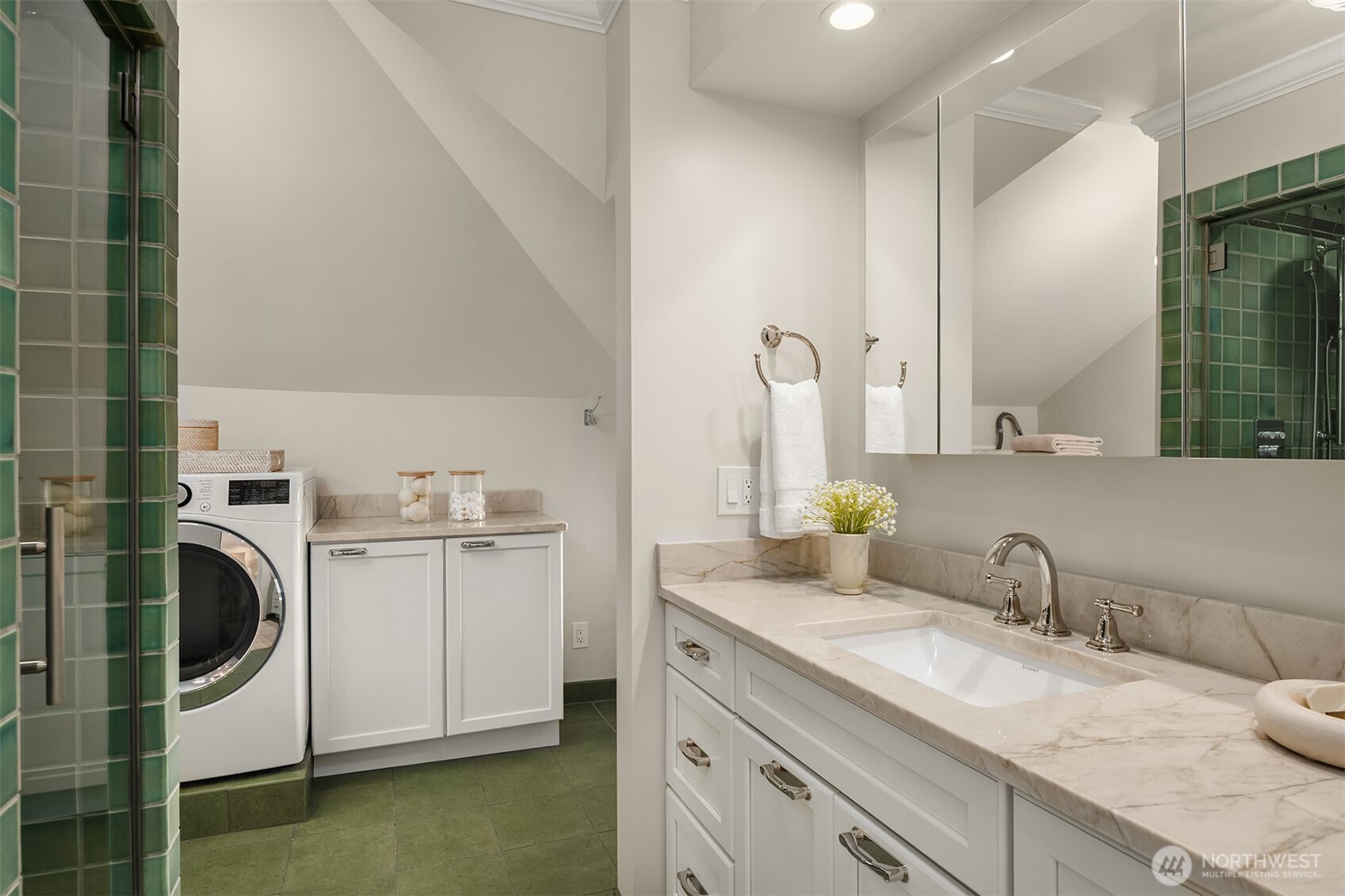 2307 Broadway E, Seattle, WA 98102