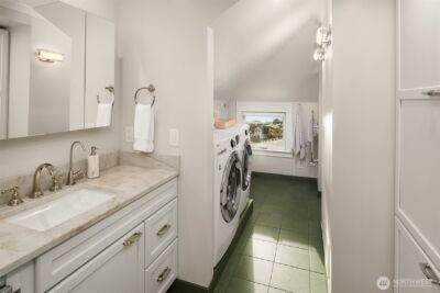 2307 Broadway E, Seattle, WA 98102 - Photo 27