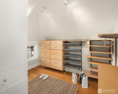 2307 Broadway E, Seattle, WA 98102 - Photo 28