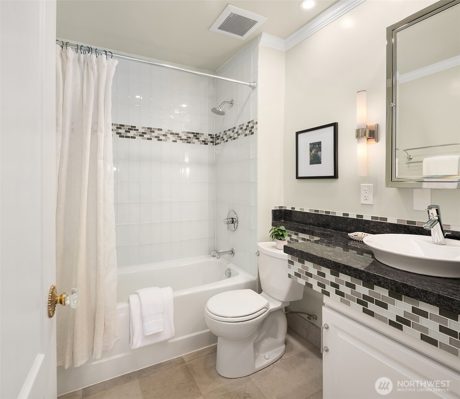 2307 Broadway E, Seattle, WA 98102