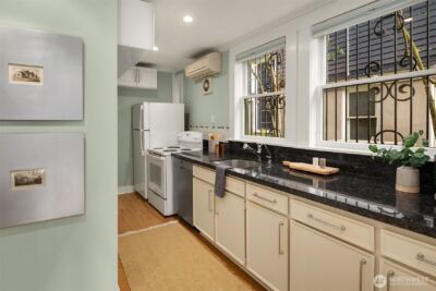 2307 Broadway E, Seattle, WA 98102 - Photo 34