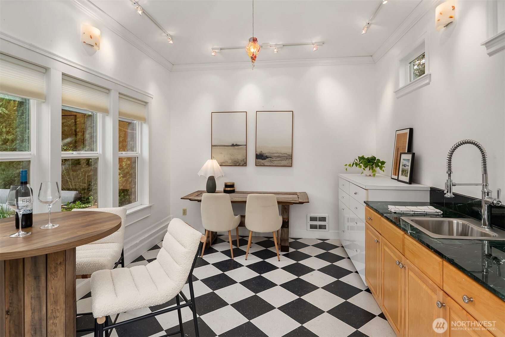 2307 Broadway E, Seattle, WA 98102