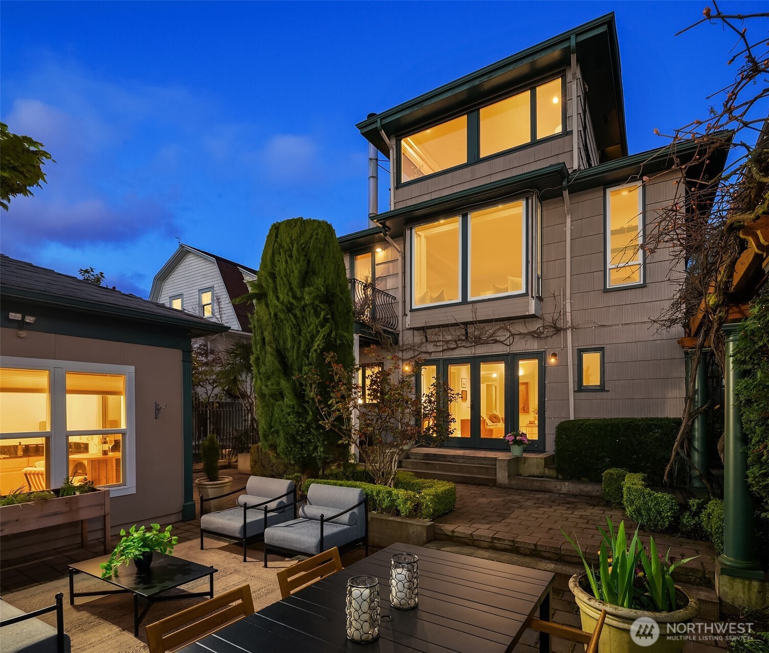 2307 Broadway E, Seattle, WA 98102