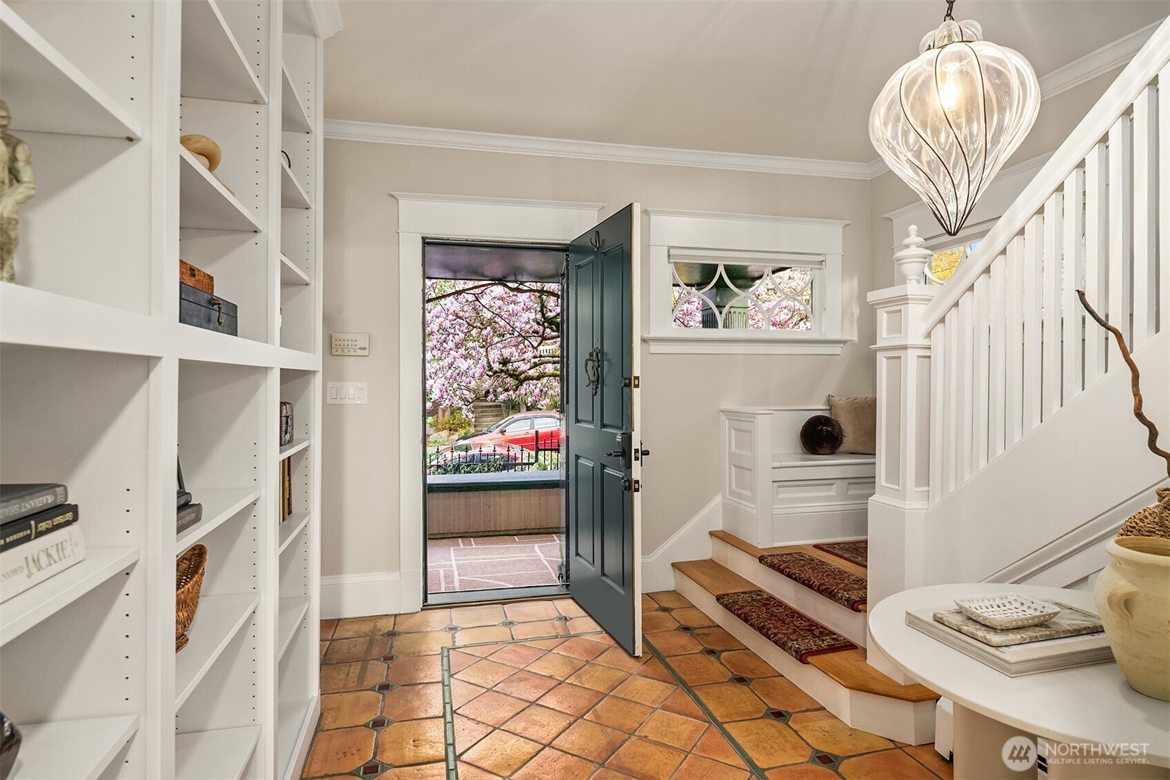 2307 Broadway E, Seattle, WA 98102