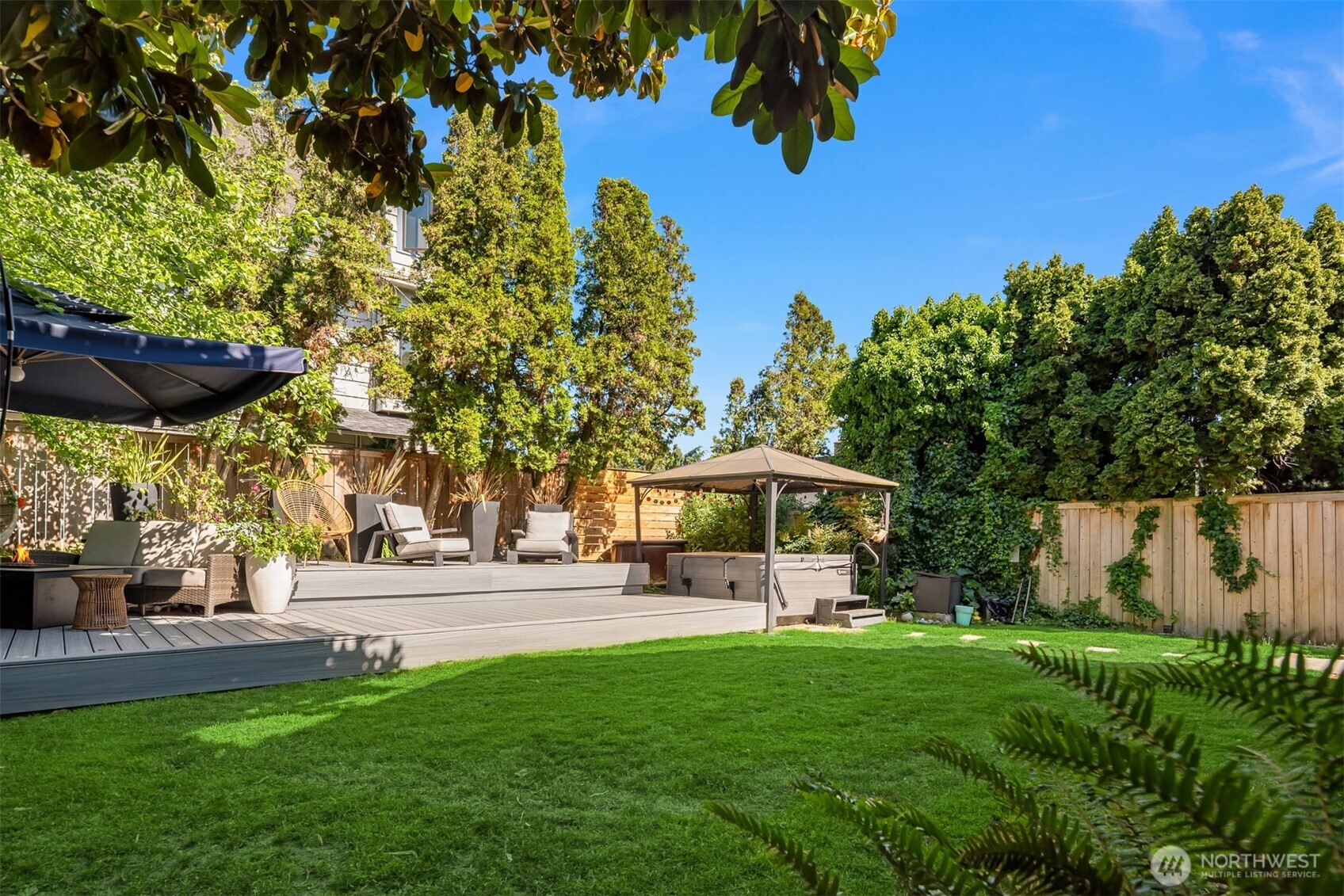 1012 2nd Avenue W, Seattle, WA 98119-3515