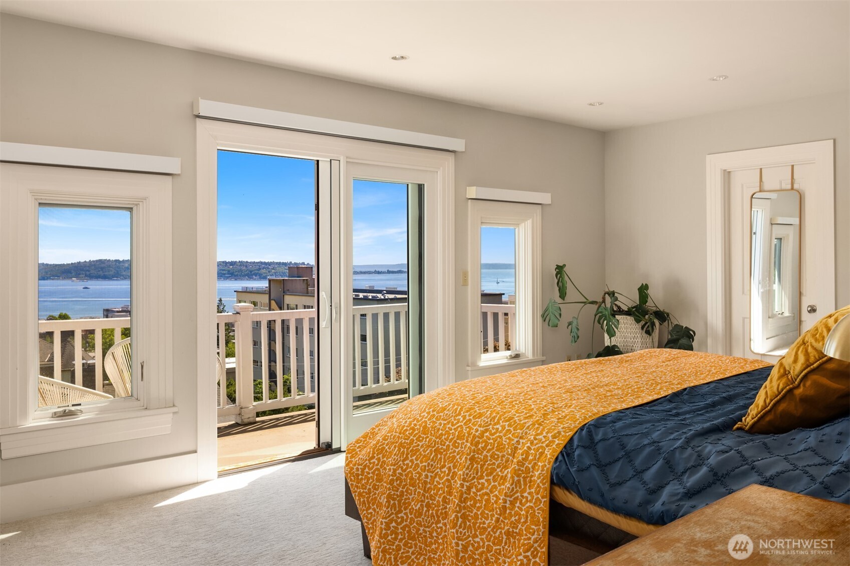 1012 2nd Avenue W, Seattle, WA 98119-3515