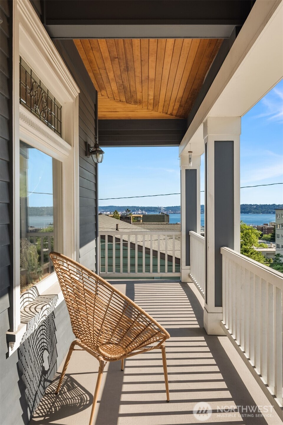 1012 2nd Avenue W, Seattle, WA 98119-3515