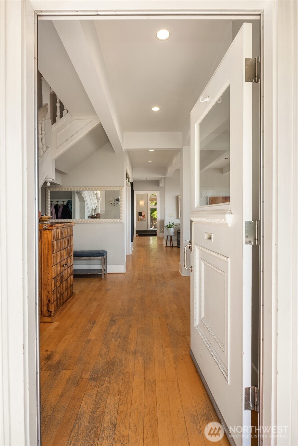 1012 2nd Avenue W, Seattle, WA 98119-3515