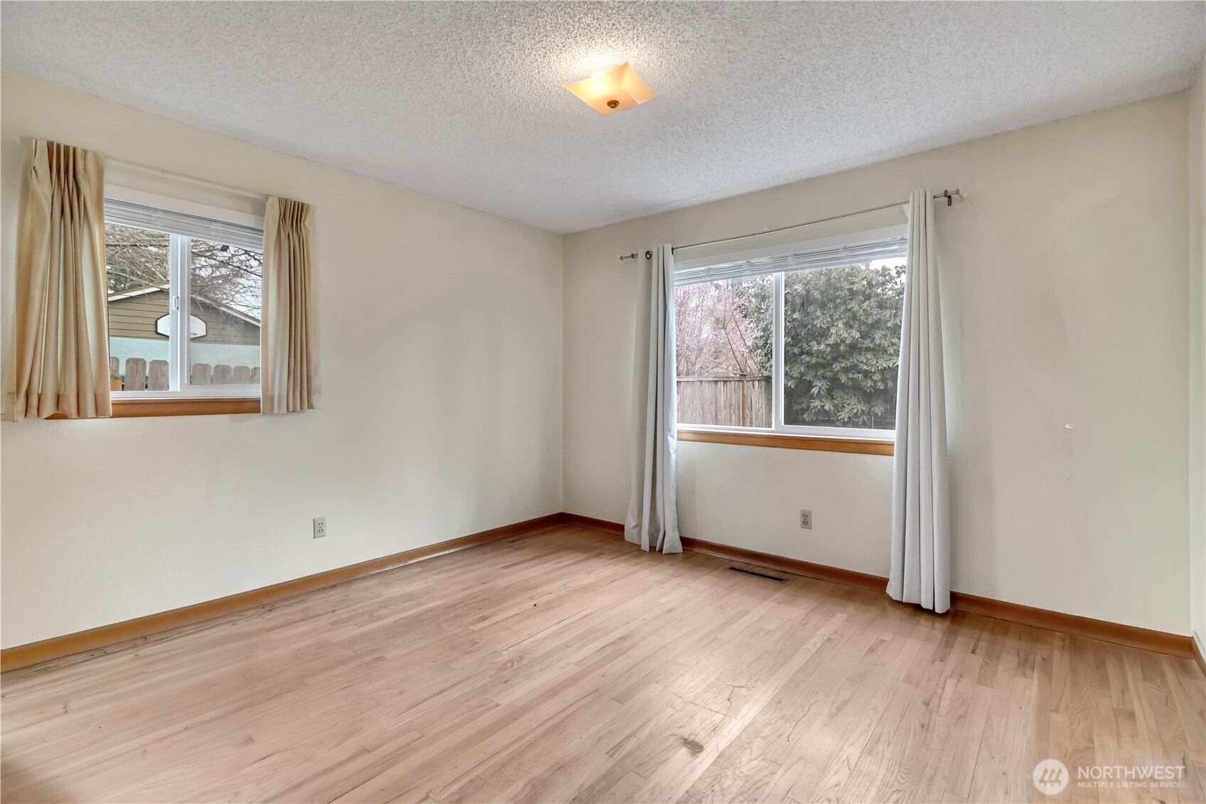 924 7th Avenue NW, Puyallup, WA 98371