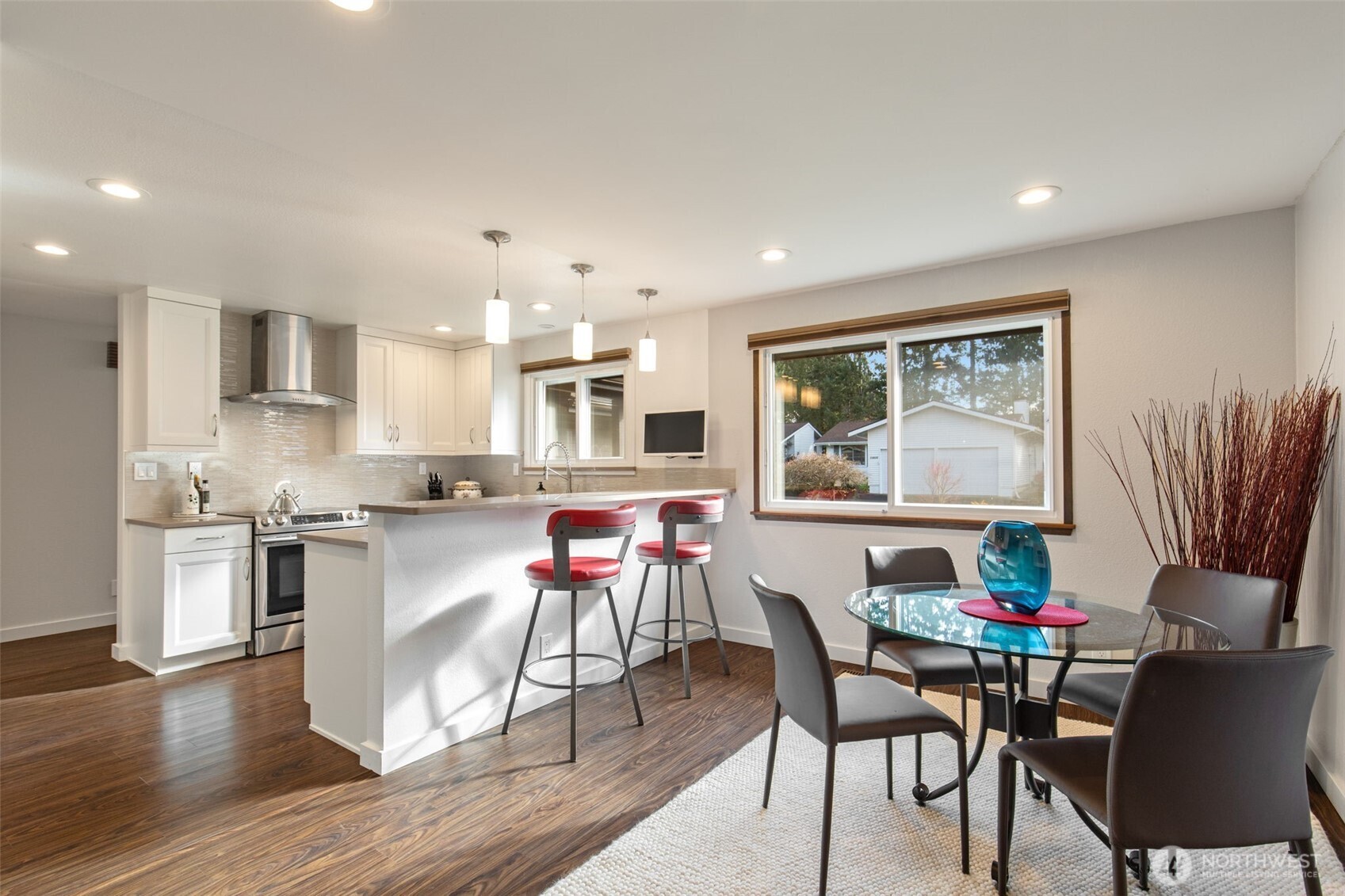 24827 13th Avenue S, Des Moines, WA 98198