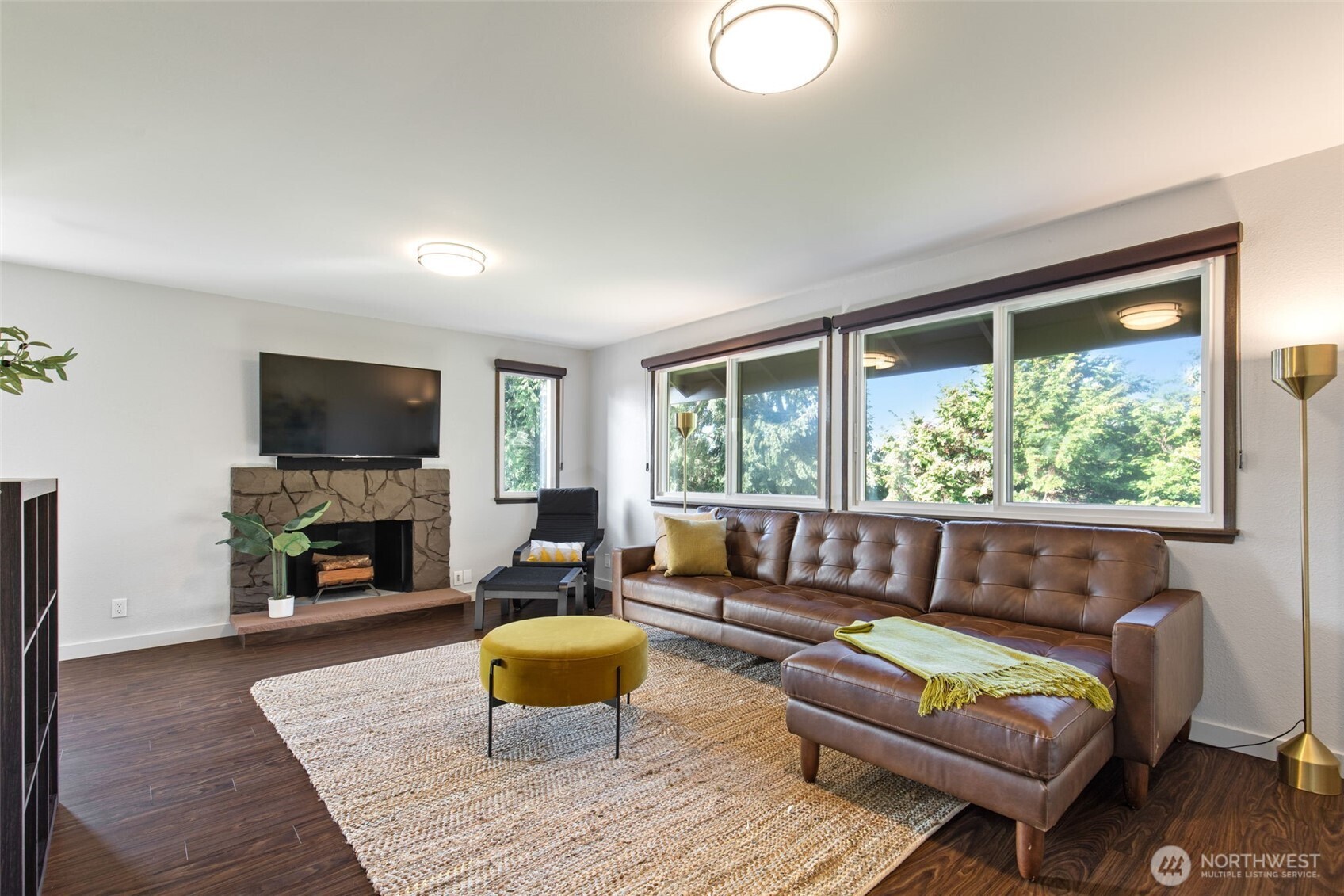 24827 13th Avenue S, Des Moines, WA 98198