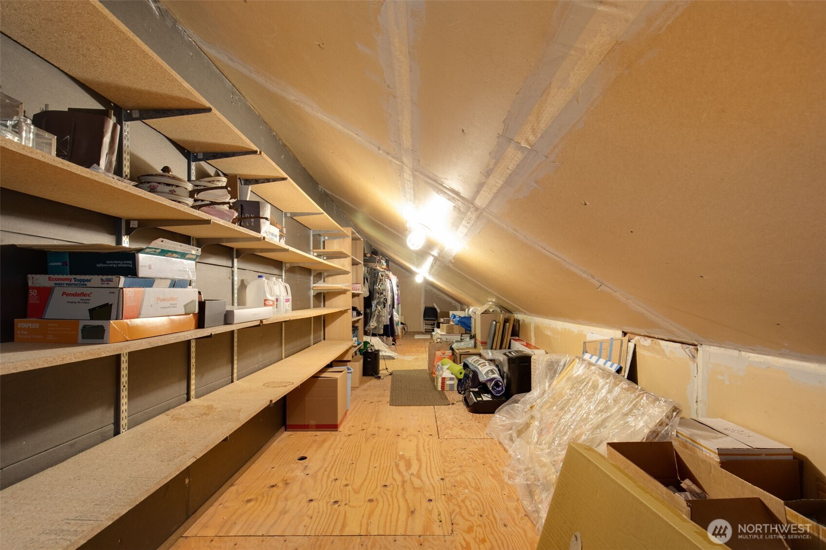 24827 13th Avenue S, Des Moines, WA 98198