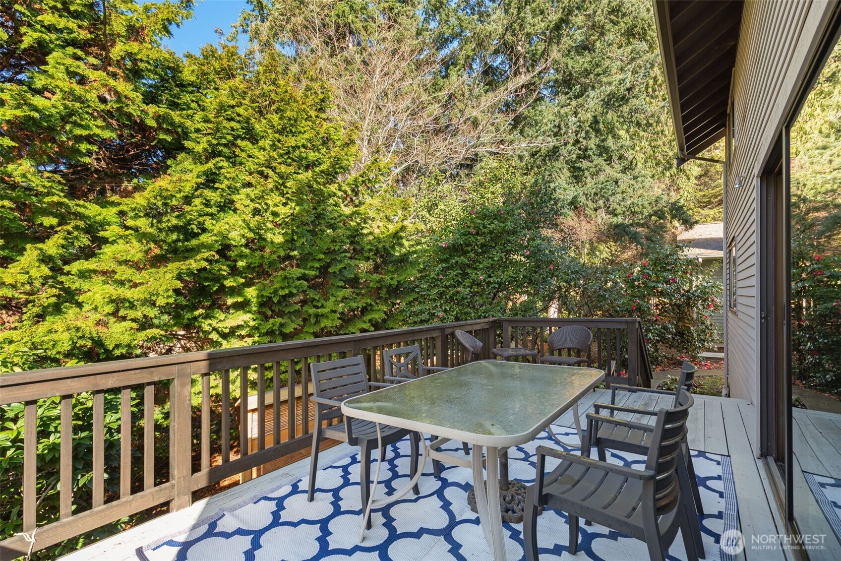 24827 13th Avenue S, Des Moines, WA 98198