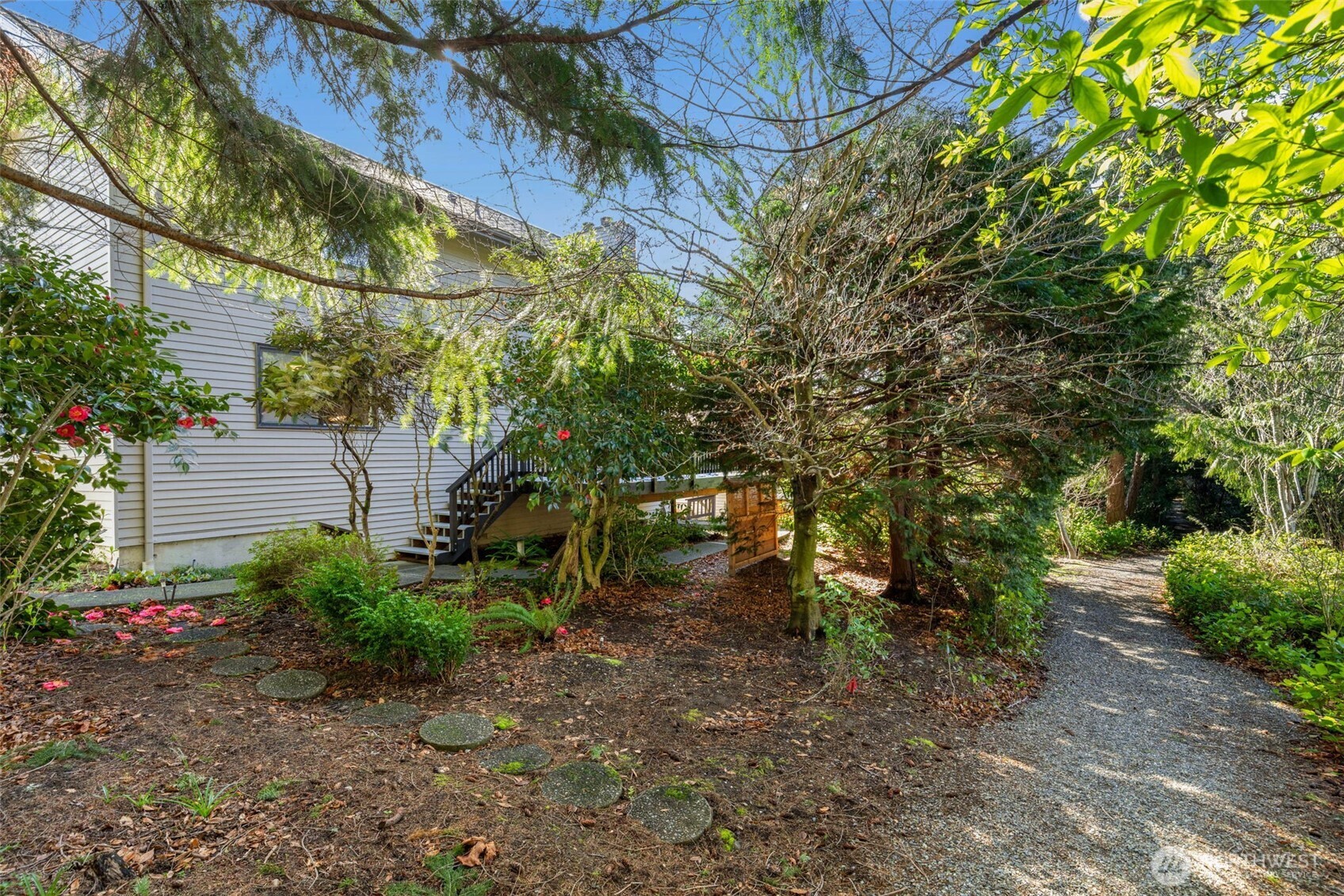 24827 13th Avenue S, Des Moines, WA 98198