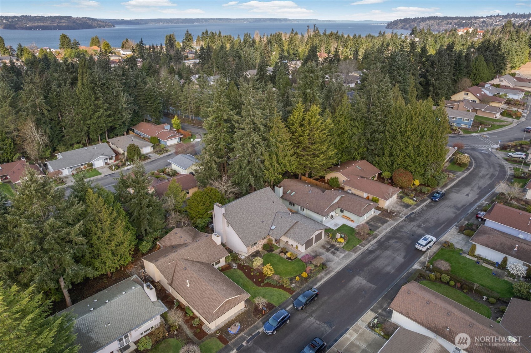 24827 13th Avenue S, Des Moines, WA 98198