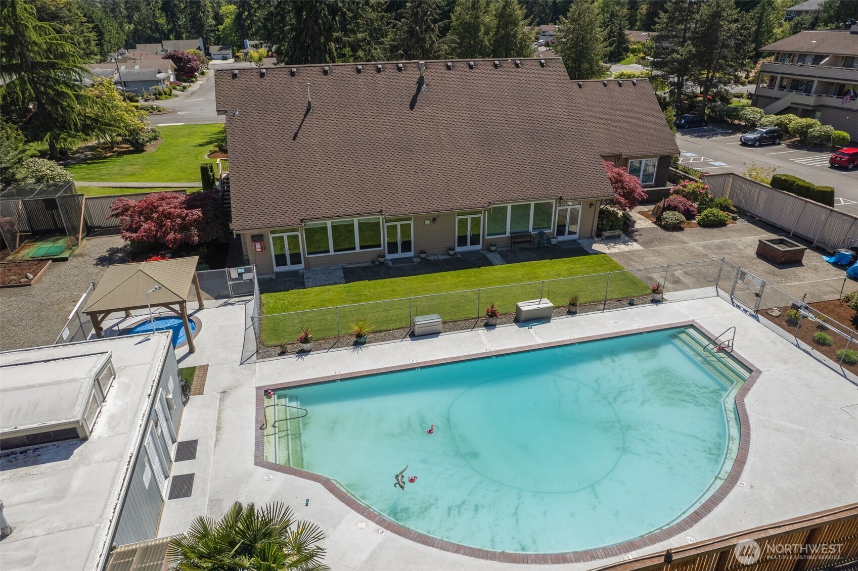 24827 13th Avenue S, Des Moines, WA 98198