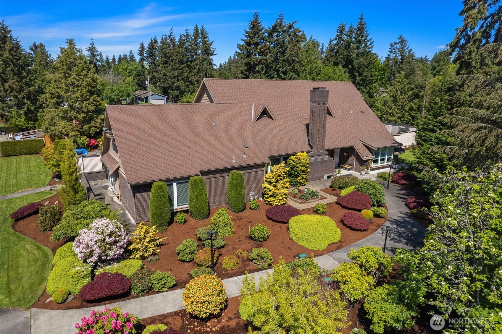 24827 13th Avenue S, Des Moines, WA 98198