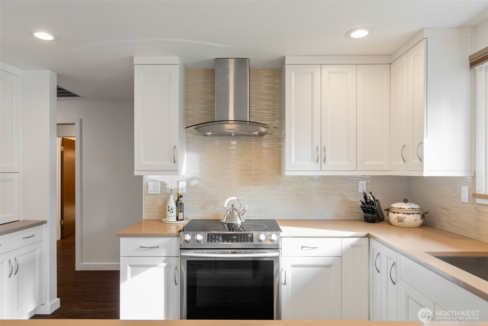 24827 13th Avenue S, Des Moines, WA 98198