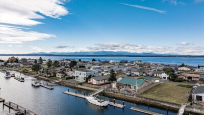 3709 Steelhead Drive , Greenbank, WA 98253