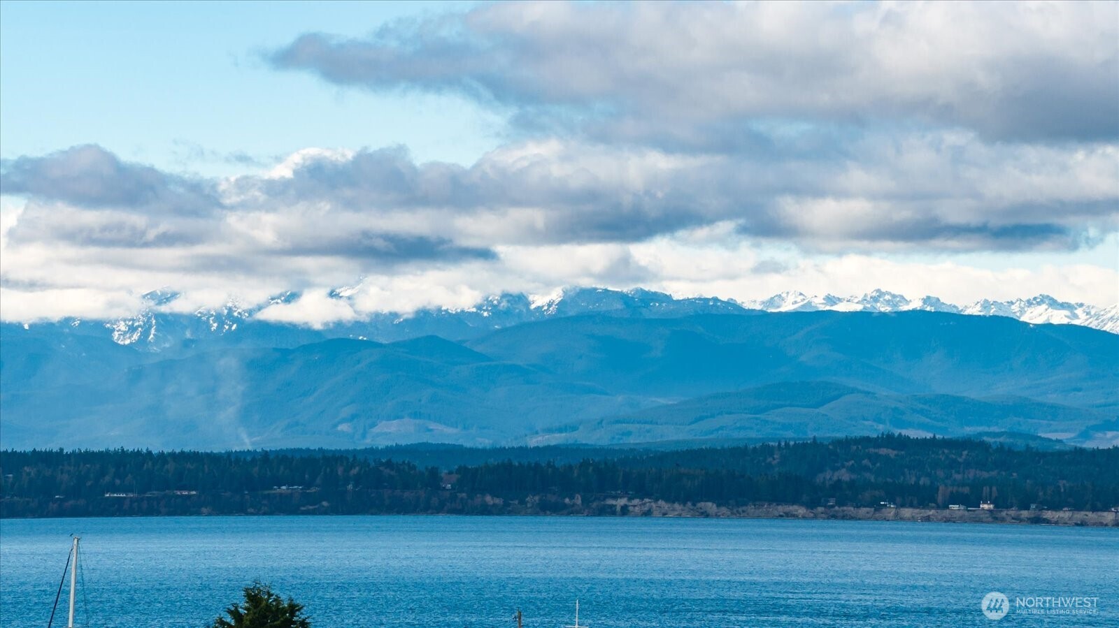 3709 Steelhead Drive , Greenbank, WA 98253