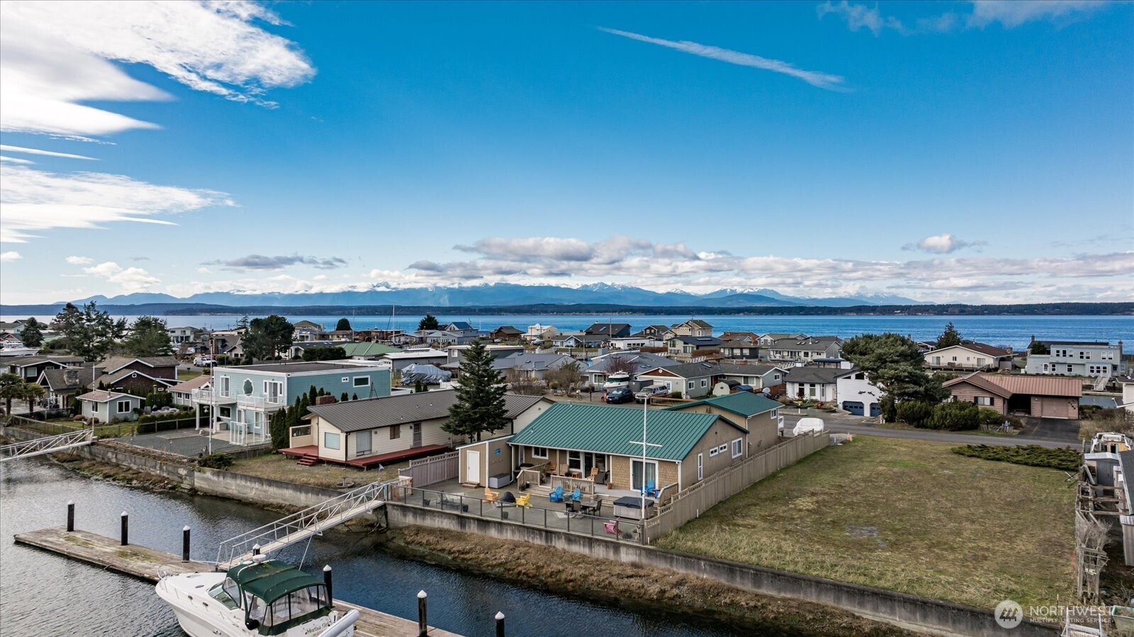 3709 Steelhead Drive , Greenbank, WA 98253