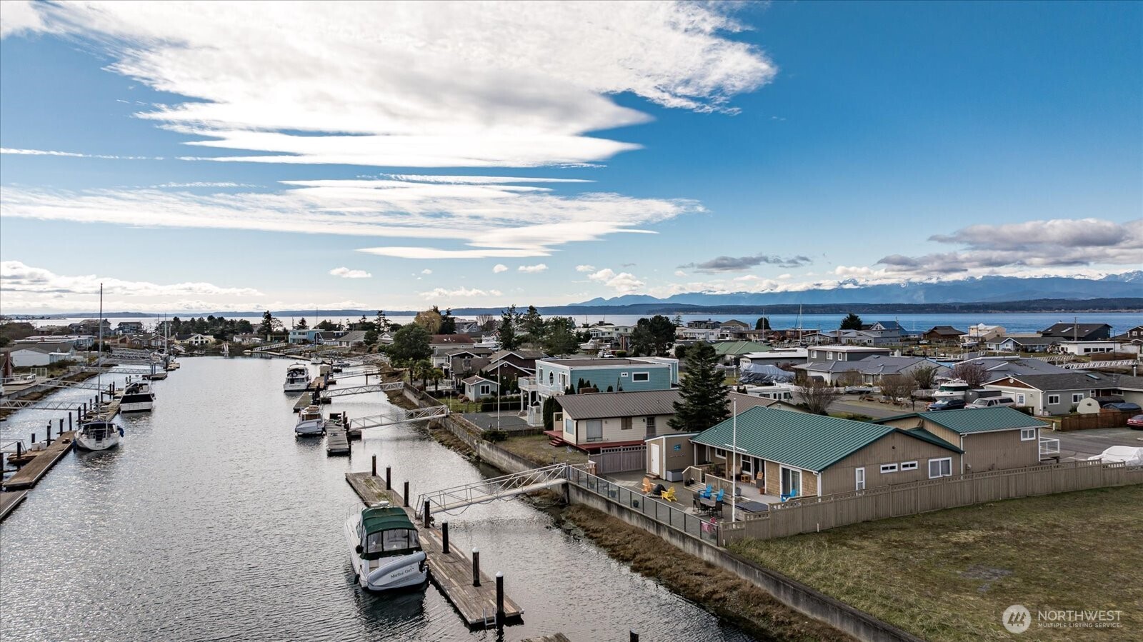 3709 Steelhead Drive , Greenbank, WA 98253