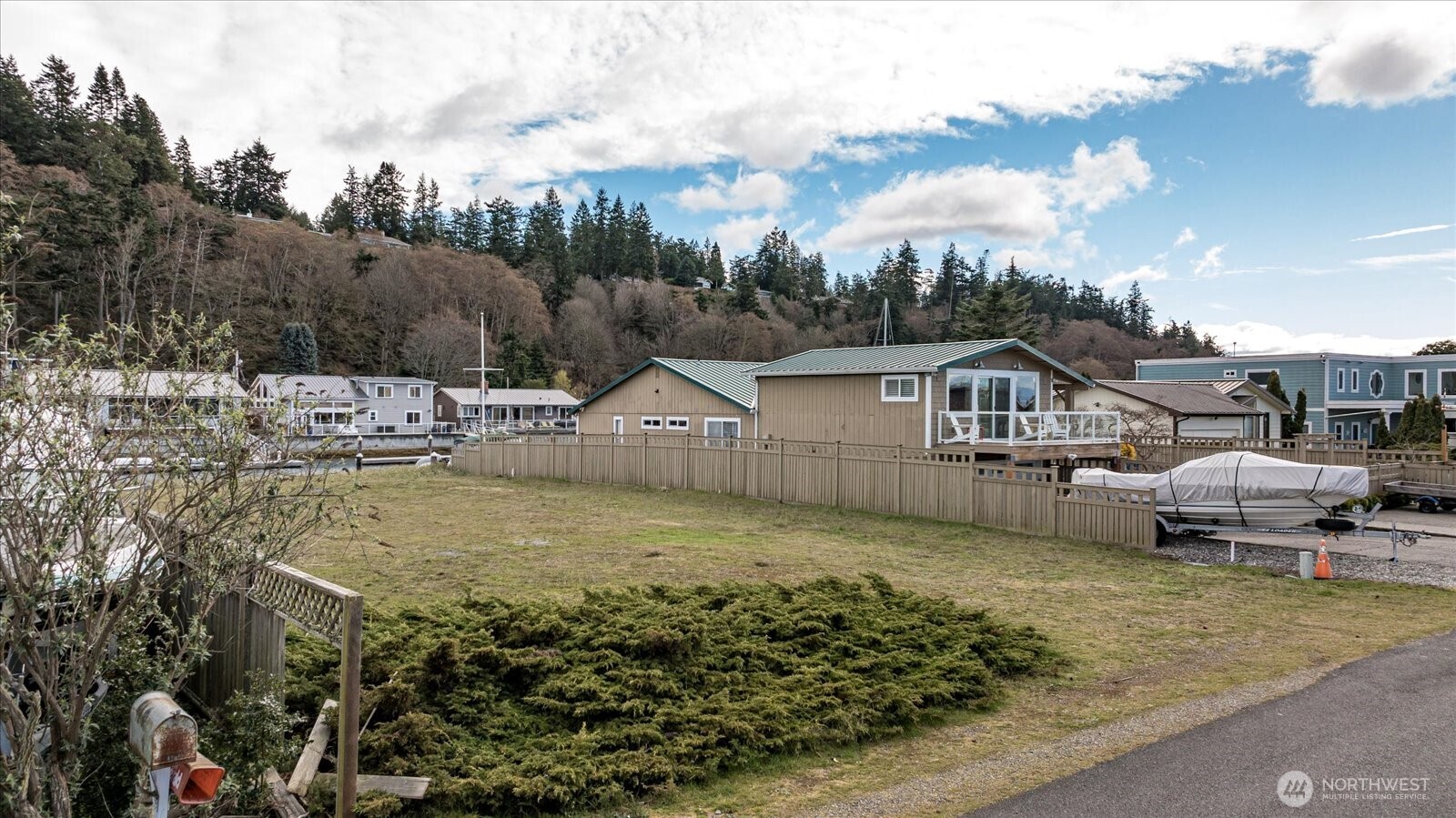 3709 Steelhead Drive , Greenbank, WA 98253
