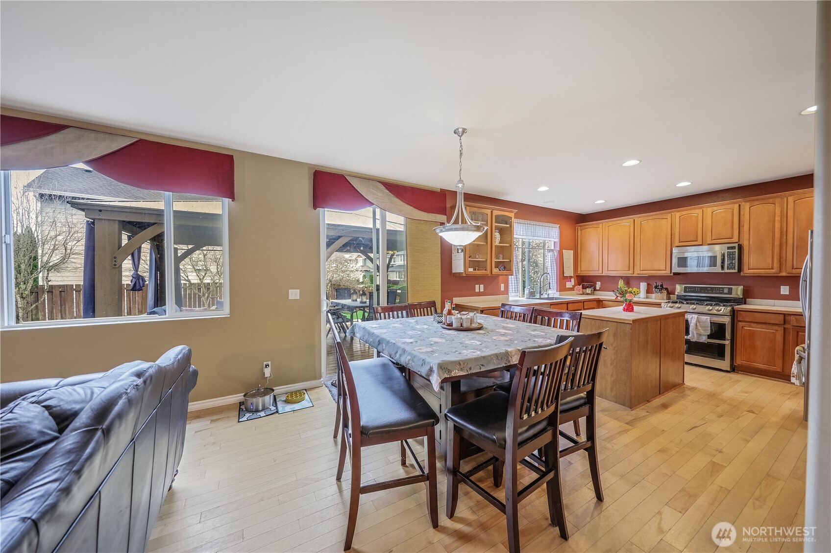 24524 SE 278th Street , Maple Valley, WA 98038