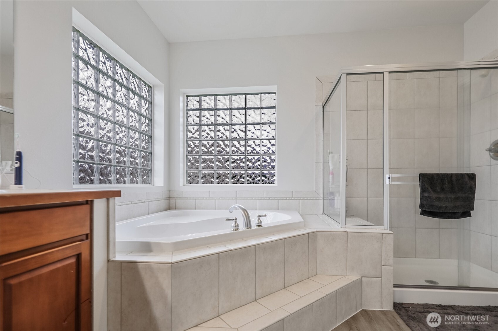 24524 SE 278th Street , Maple Valley, WA 98038