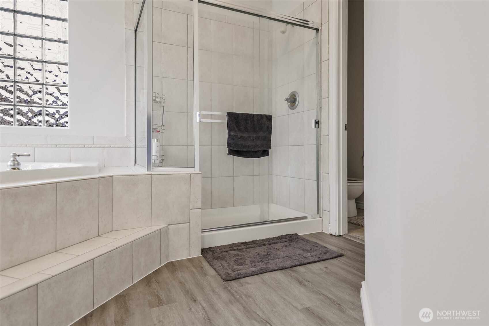 24524 SE 278th Street , Maple Valley, WA 98038