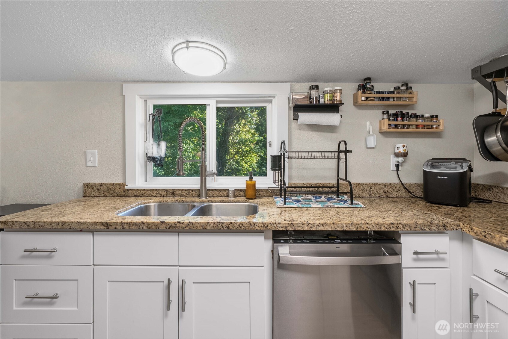 1251 S 230th Street , Des Moines, WA 98198