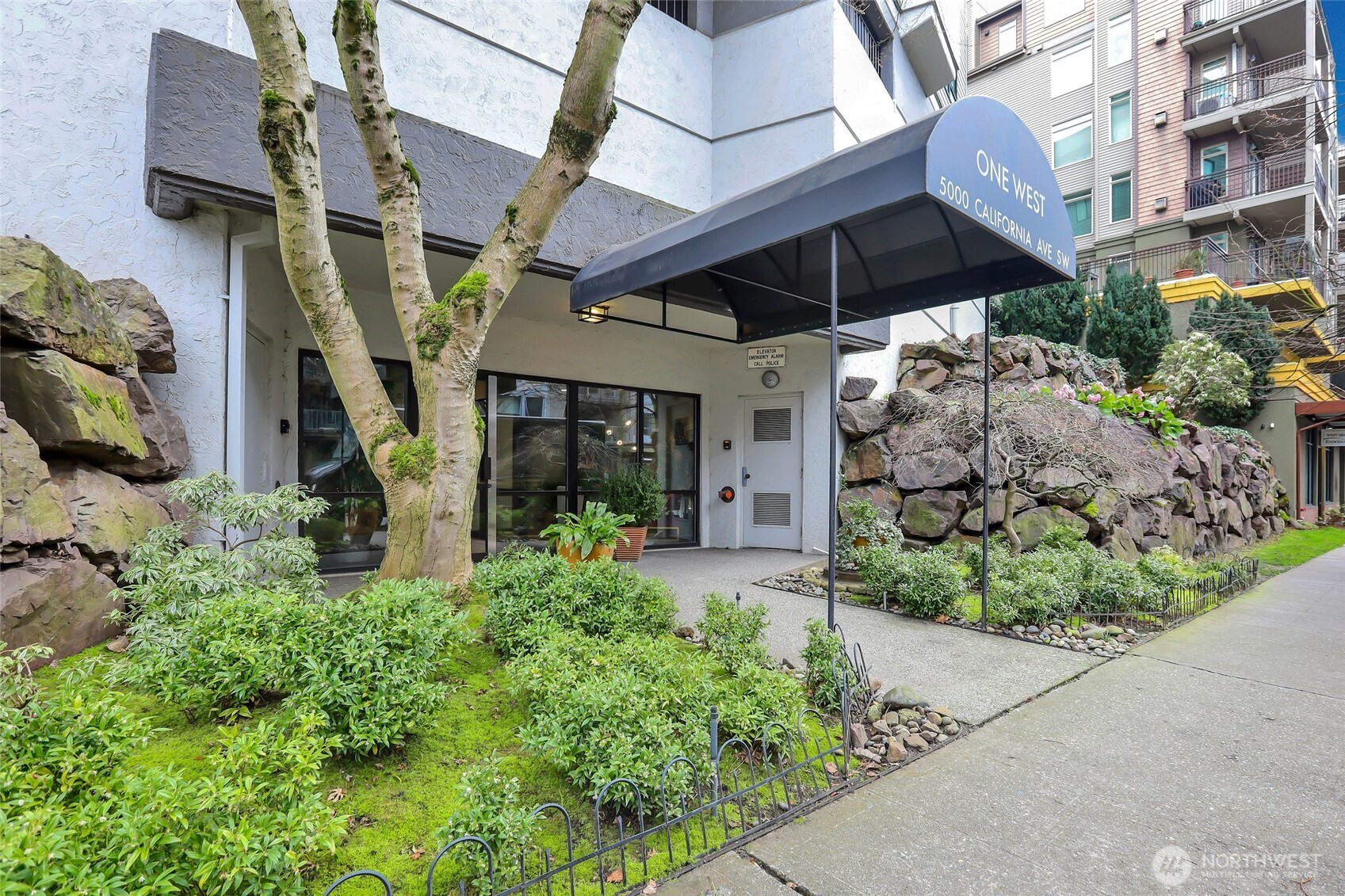 5000 California Avenue SW #406, Seattle, WA 98136