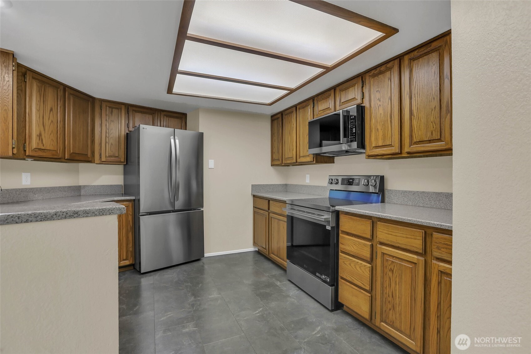 5000 California Avenue SW #406, Seattle, WA 98136