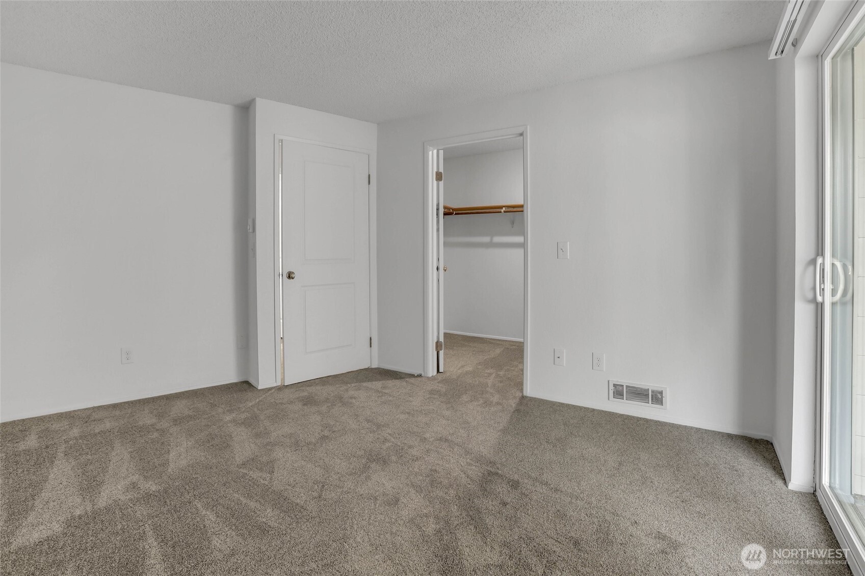 5000 California Avenue SW #406, Seattle, WA 98136